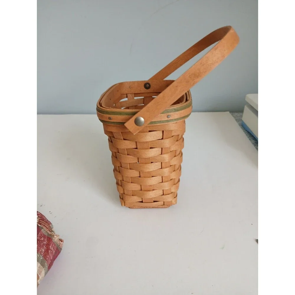 Longaberger 2006 Dresden Basket w Protector & Liner Signed Bottom
